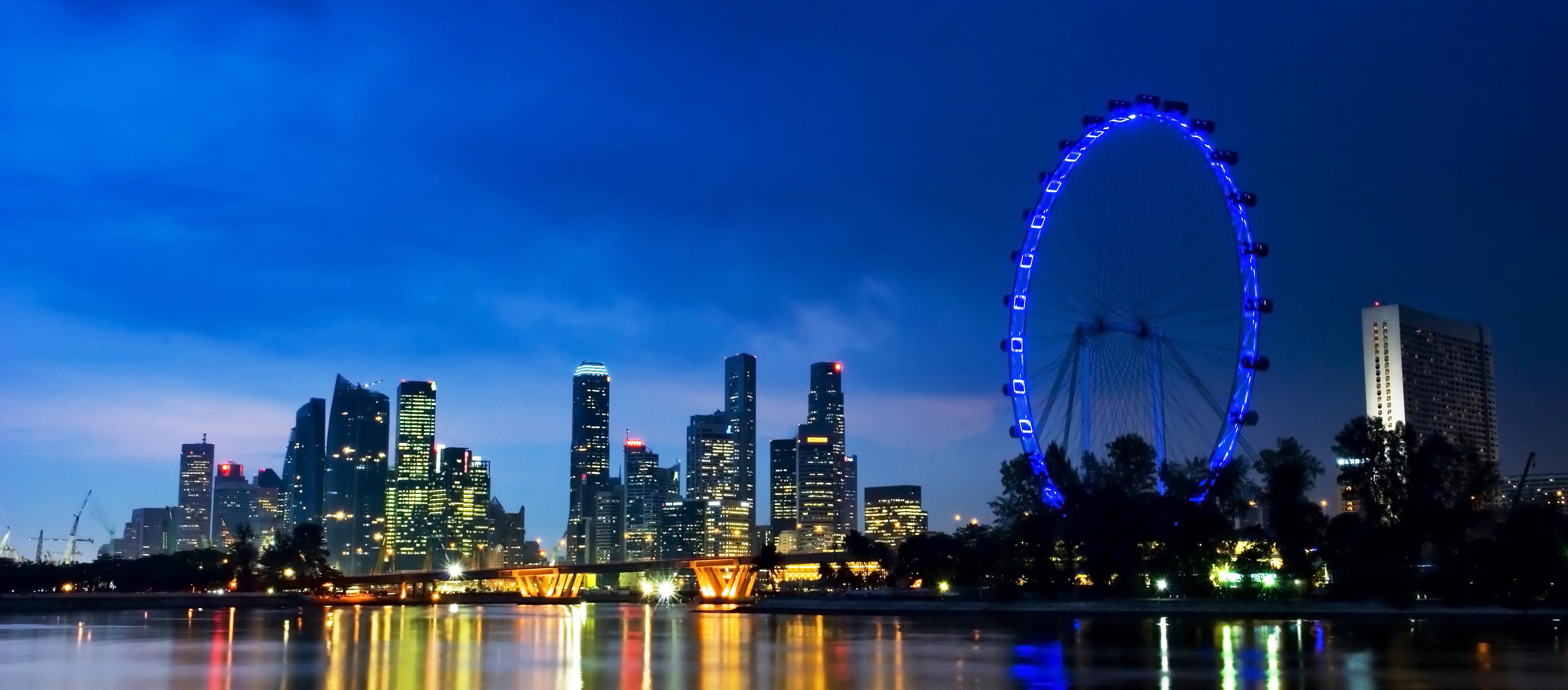 Philips transforms the Singapore Flyer with light 